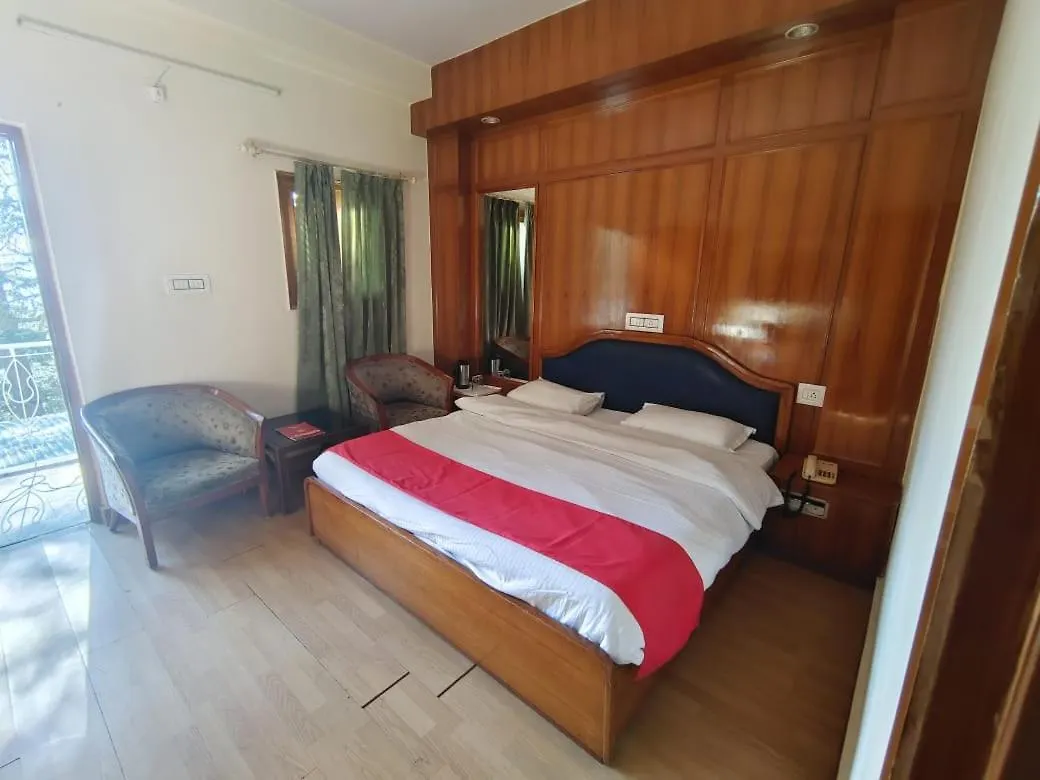 Hotel Himland East Drive In Shimla 3*,